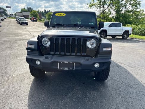 Used 2021 Jeep Wrangler Unlimited Sport AWD/4WD image 2