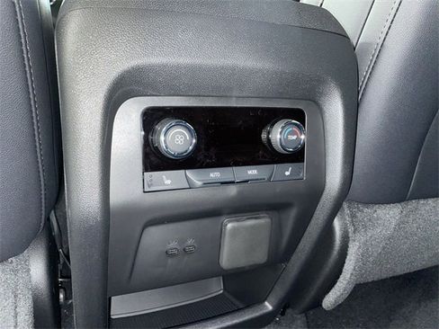 New 2026 Chevrolet Traverse RS image 21