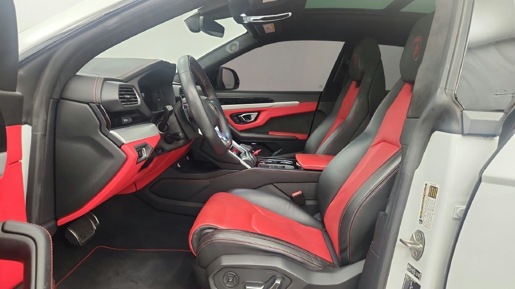 Used 2020 Lamborghini Urus AWD/4WD image 24