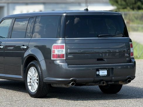 Used 2017 Ford Flex SEL w/ Equipment Group 202A AWD/4WD image 16
