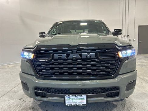 New 2026 RAM 1500 4x4 Crew Cab image 3