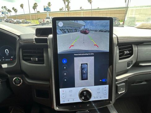 Used 2024 Ford Expedition Platinum RWD image 14