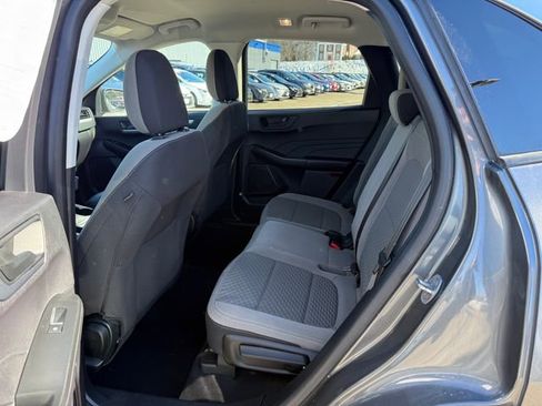 Used 2022 Ford Escape SE w/ Cold Weather Package image 4