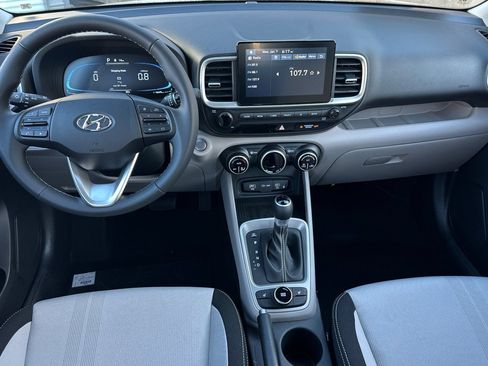 Used 2026 Hyundai Venue SEL FWD image 16