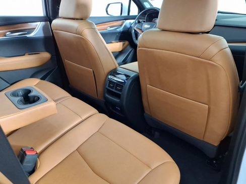 Certified 2024 Cadillac XT5 Premium Luxury FWD image 10
