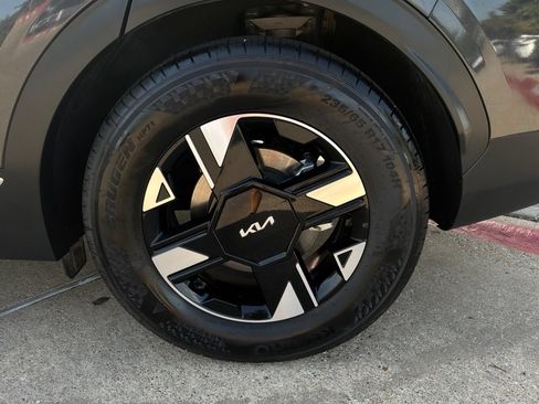 Used 2026 Kia Sportage LX FWD image 9
