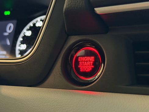 Used 2025 Honda Pilot Touring image 36