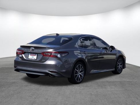 Used 2024 Toyota Camry XLE FWD image 4