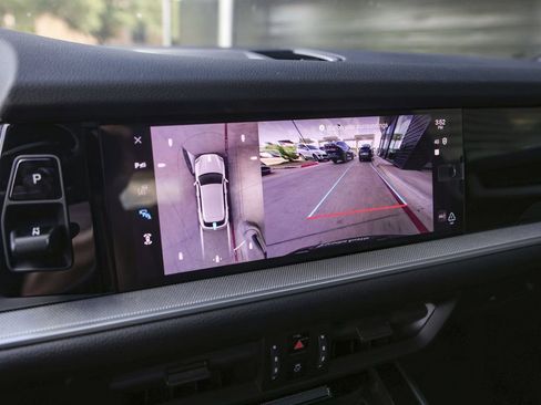 New 2025 Porsche Cayenne image 24