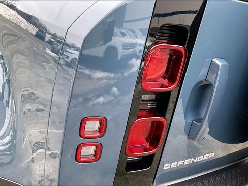 Used 2024 Land Rover Defender 110 S image 23