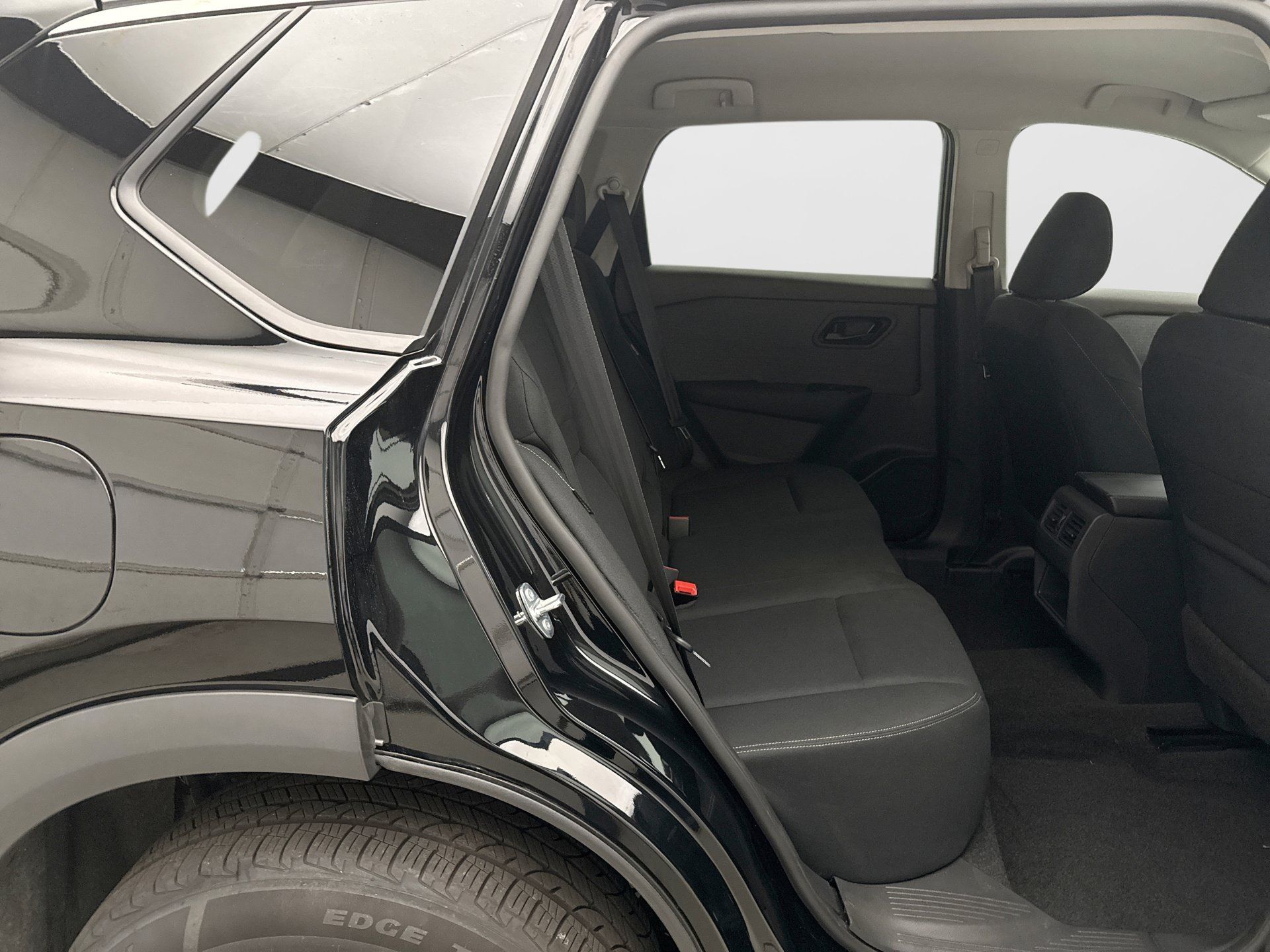 Used 2023 Nissan Rogue S AWD/4WD image 17
