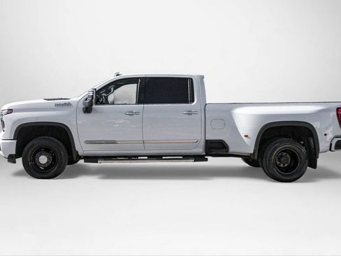 Used 2024 Chevrolet Silverado 3500 High Country w/ High Country Premium Package image 9