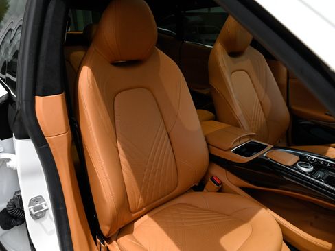 Used 2024 Aston Martin DBX AWD/4WD image 56