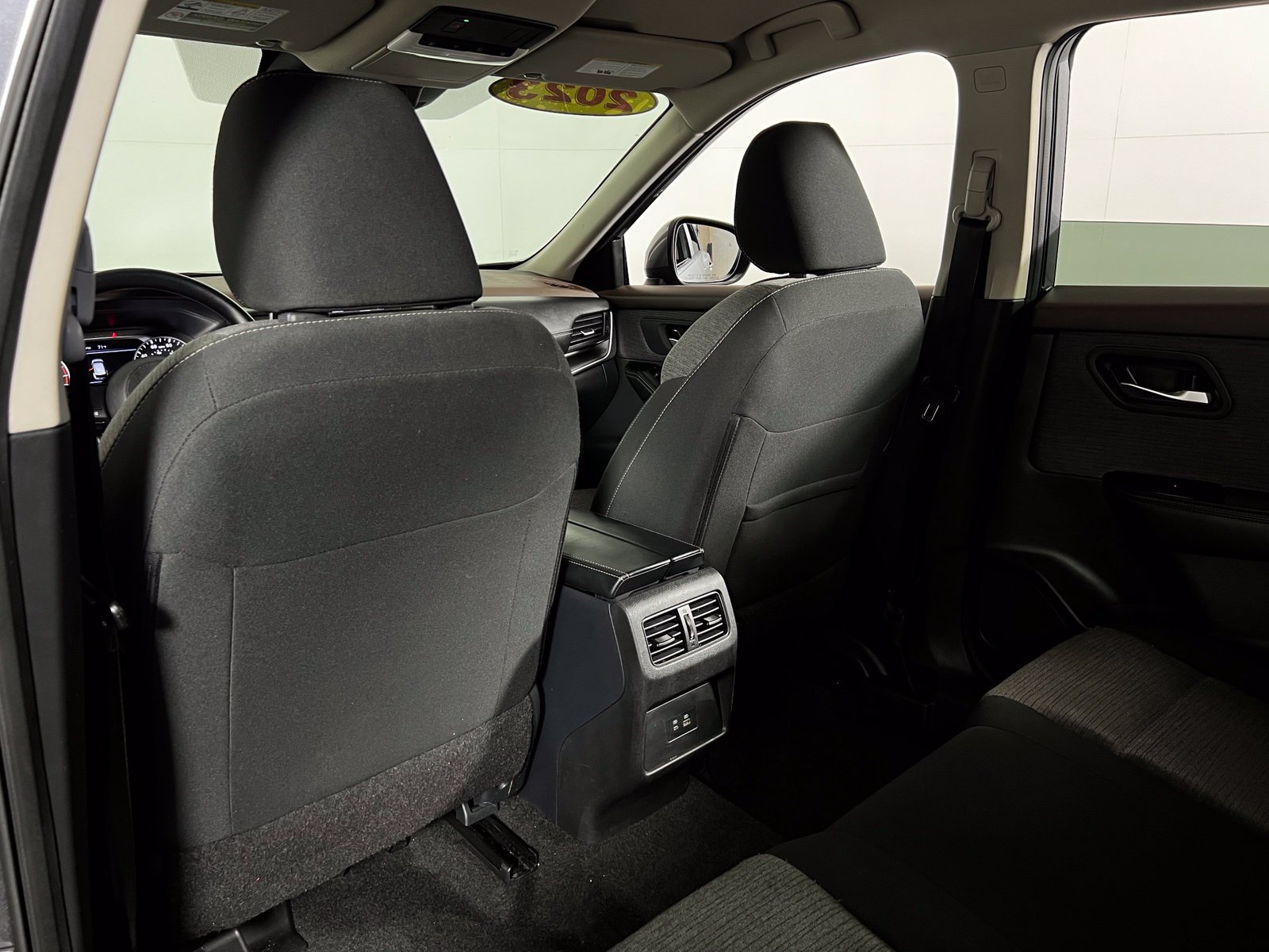 Used 2023 Nissan Rogue SV AWD/4WD image 17
