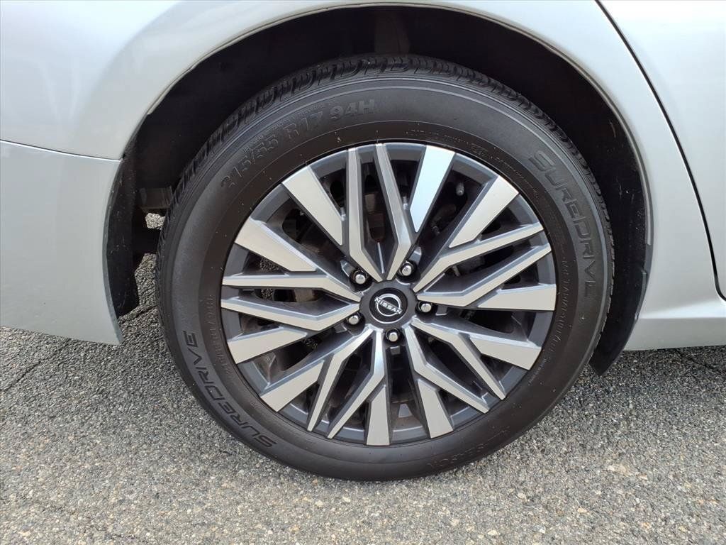 Used 2023 Nissan Altima 2.5 SV FWD image 17