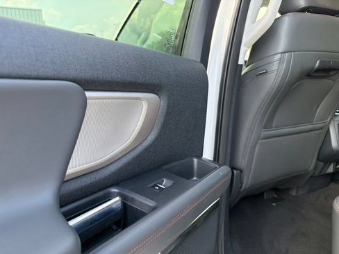 Used 2025 Ford Expedition Max Active AWD/4WD image 39