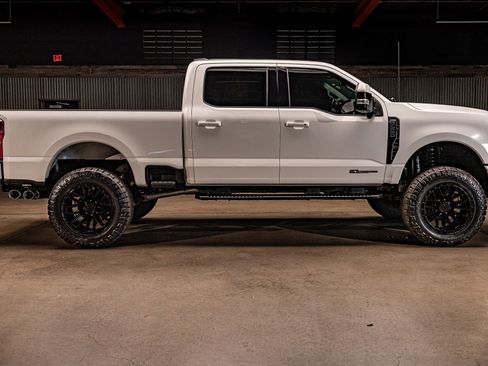 Used 2023 Ford F250 Lariat w/ Lariat Ultimate Package AWD/4WD image 11