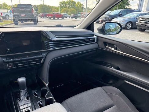 Used 2025 Toyota Camry LE FWD image 11