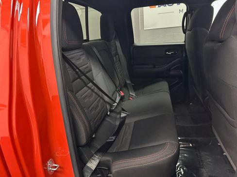Used 2025 Nissan Frontier PRO-4X w/ Tow Package AWD/4WD image 21