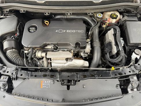 Used 2017 Chevrolet Cruze LT w/ Convenience Package FWD image 20