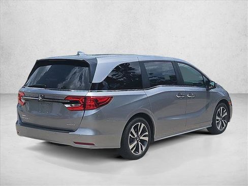 Used 2024 Honda Odyssey Touring image 5
