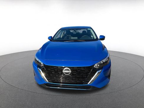 Used 2025 Nissan Sentra SV image 2