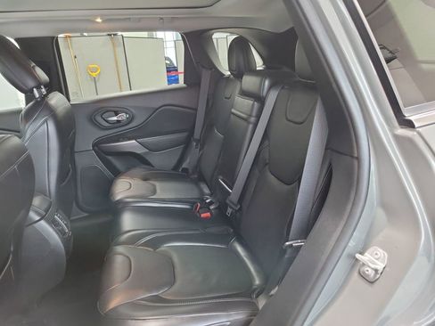 Used 2019 Jeep Cherokee Limited w/ Luxury Group image 28