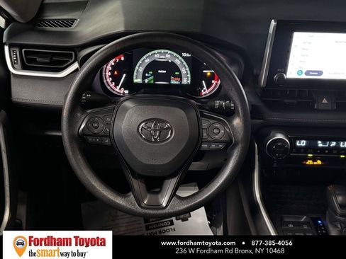 Used 2025 Toyota RAV4 XLE AWD/4WD image 14