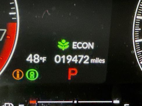 Used 2023 Honda Civic Sport image 4