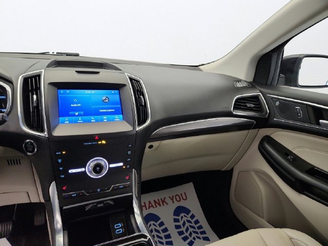 Used 2020 Ford Edge Titanium w/ Class II Trailer Tow Package AWD/4WD image 19