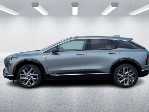 New 2025 Cadillac Optiq Luxury 1 image 2