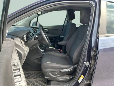 Used 2019 Chevrolet Trax LS AWD/4WD image 16