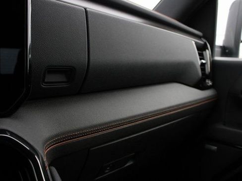 Used 2024 GMC Sierra 2500 AT4 w/ AT4 Premium Plus Package image 13