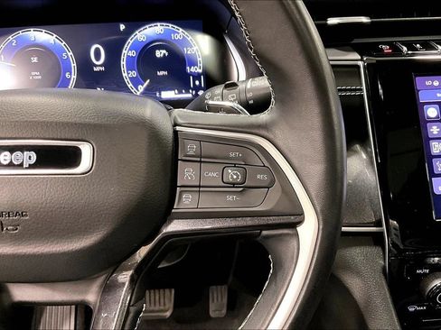 Used 2021 Jeep Grand Cherokee L Laredo AWD/4WD image 12