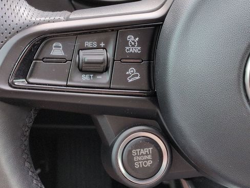 Used 2023 Alfa Romeo Stelvio Ti image 26