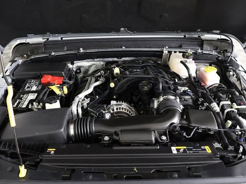 Used 2024 Jeep Wrangler Sahara image 17