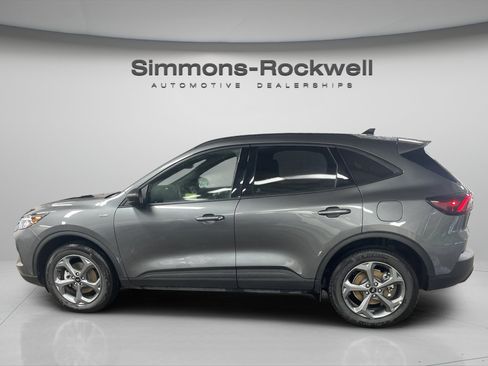 Used 2025 Ford Escape ST-Line AWD/4WD image 2