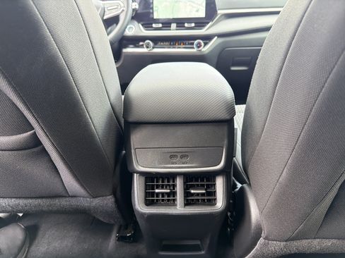 Used 2025 Chevrolet Equinox LT w/ Safety and Technology Package FWD image 29