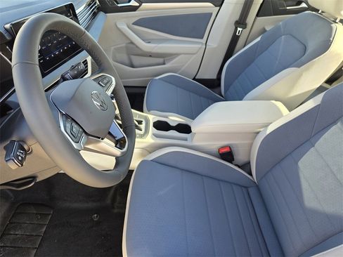 New 2026 Volkswagen Jetta SE image 9
