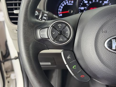 Used 2015 Kia Soul + FWD image 26