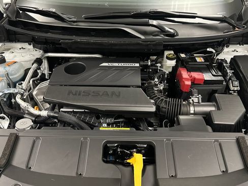 Used 2024 Nissan Rogue SL AWD/4WD image 11