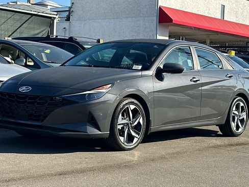 Used 2023 Hyundai Elantra SEL w/ Convenience Package FWD image 8