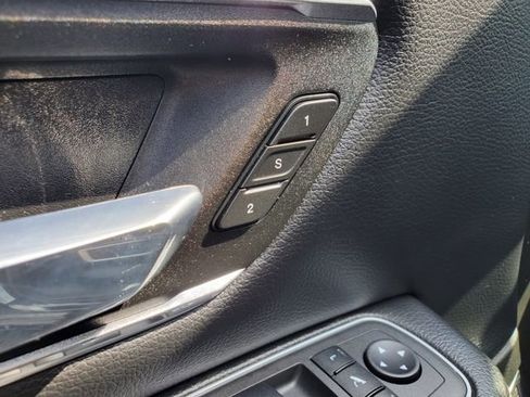 Used 2022 RAM 1500 Laramie w/ Sport Appearance Package image 10