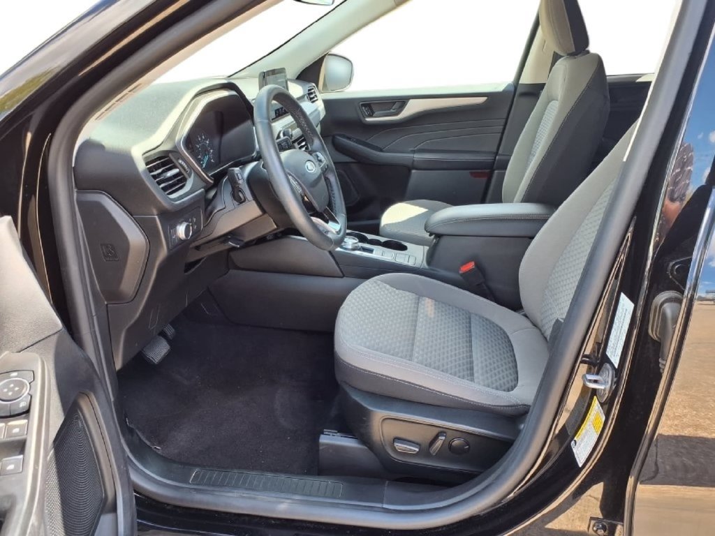 Used 2022 Ford Escape SE w/ SE Sport Appearance Package FWD image 21