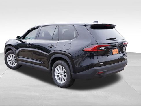 Used 2025 Toyota Grand Highlander XLE image 7