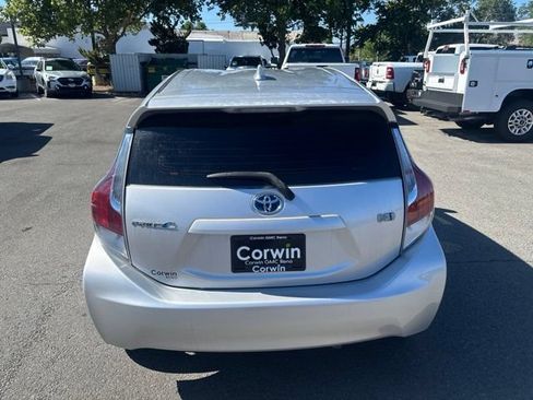 Used 2016 Toyota Prius C Two FWD image 7