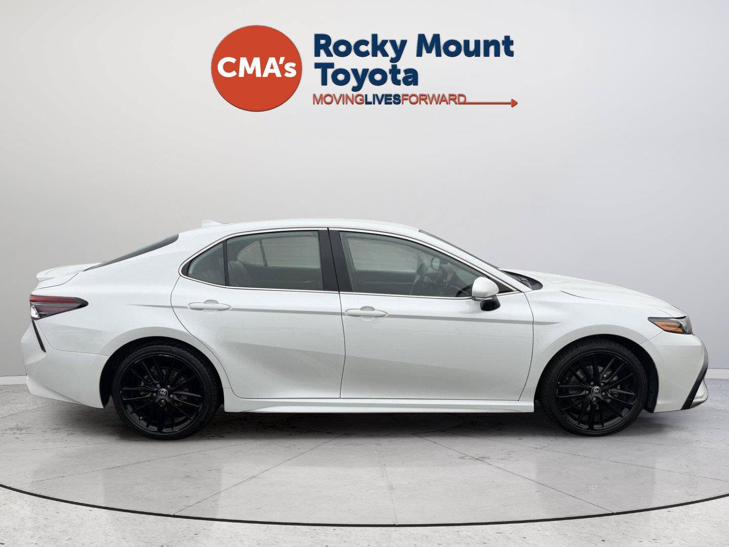 Used 2023 Toyota Camry XSE FWD image 4