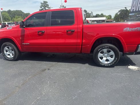 Used 2025 RAM 1500 Big Horn AWD/4WD image 8
