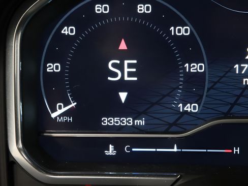 Used 2025 GMC Sierra 2500 AT4 w/ Technology Package AWD/4WD image 16