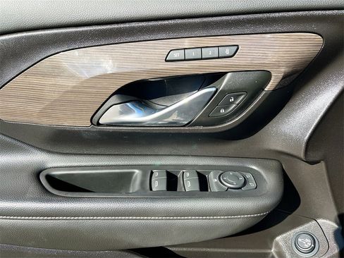 Used 2024 GMC Terrain Denali w/ Denali Premium Package image 18